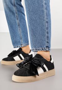 Renee - Czarne Sneakersy w Stylu Tenisówek Ozdobione Kokardą z Weluru Lerrive. Okazja: na co dzień. Kolor: czarny. Materiał: welur. Wzór: aplikacja #5