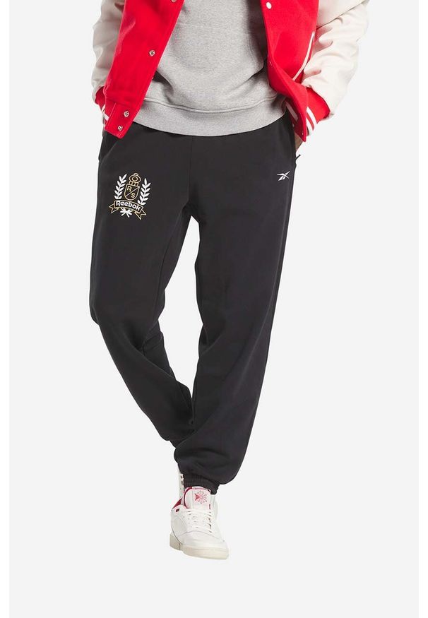 Reebok Classic spodnie dresowe bawełniane Res FL Pant kolor czarny z nadrukiem HS5795-CZARNY. Kolor: czarny. Materiał: bawełna, dresówka. Wzór: nadruk