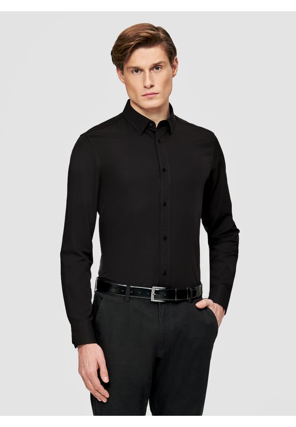 Pako Lorente - PAKO LORENTE – Czarna koszula męska z wełną. Typ kołnierza: kołnierzyk klasyczny. Kolor: czarny, brązowy. Materiał: wełna. Długość rękawa: długi rękaw. Długość: długie