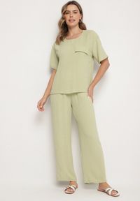Born2be - Jasnozielony Komplet w Rustykalnym Stylu Oversize Bluzka i Spodnie Emitria. Kolor: zielony