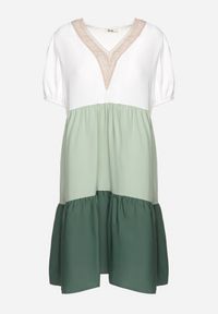 Born2be - Beżowo-Zielona Pudełkowa Sukienka z Haftem przy Dekolcie Moetta. Kolor: beżowy. Wzór: haft #5