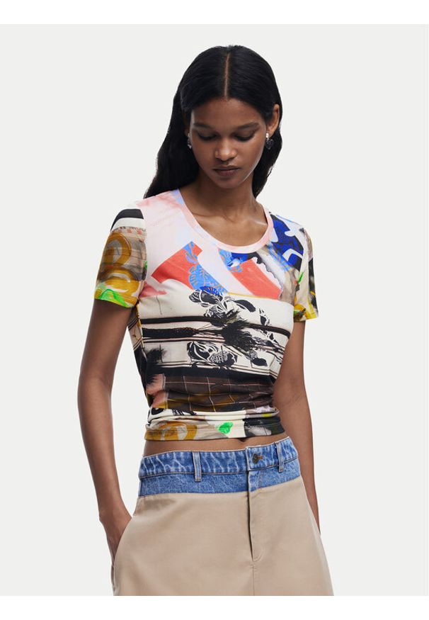 Desigual T-Shirt Collage 25SWTK14 Kolorowy Regular Fit. Materiał: wiskoza. Wzór: kolorowy