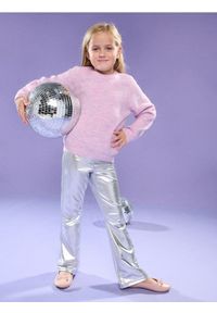 Sinsay - Eleganckie spodnie flare - srebrny. Kolor: srebrny. Styl: elegancki #1