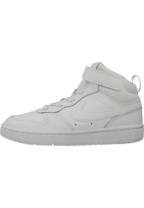 Buty do chodzenia dla dzieci Nike Court Borough Mid 2. Kolor: beżowy, biały, wielokolorowy. Materiał: tkanina, skóra, materiał, syntetyk. Model: Nike Court. Sport: turystyka piesza