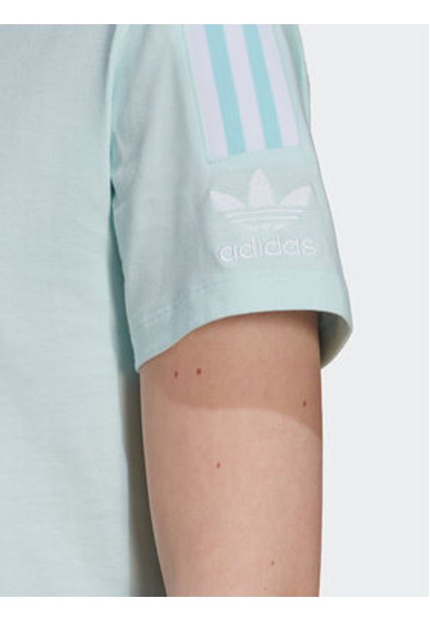 Adidas - adidas T-Shirt adicolor Classics HN5902 Błękitny Regular Fit. Kolor: niebieski. Materiał: bawełna