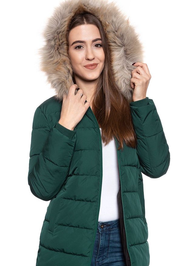Wrangler - DAMSKA KURTKA ZIMOWA WRANGLER LONG PUFFER PINE W4N2VJG01 112129161. Materiał: futro, jeans, puch. Długość: długie. Wzór: kolorowy, jednolity, aplikacja. Sezon: zima