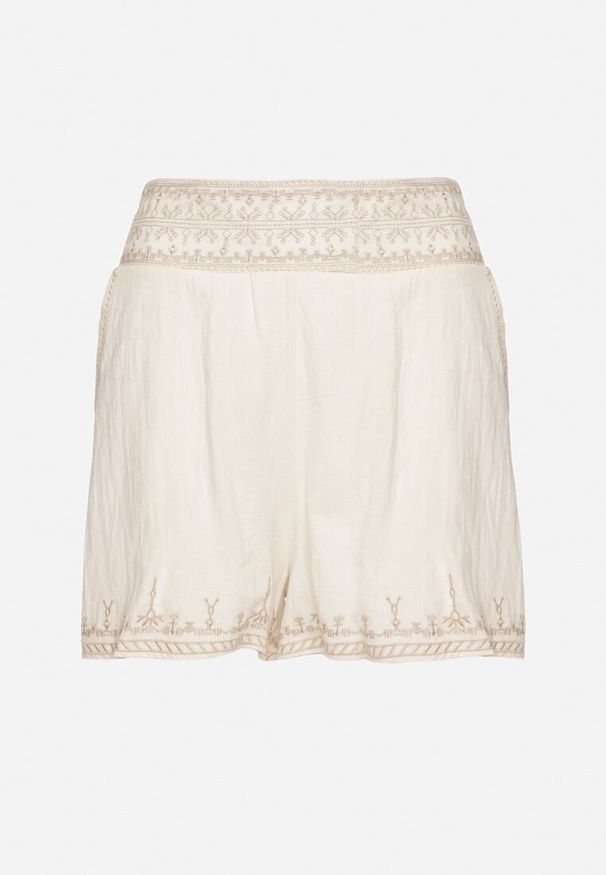 Born2be - Jasnobeżowe Bawełniane Szorty z Wysokim Stanem Zdobione Haftem Korioria. Okazja: na co dzień, na spotkanie biznesowe, do pracy. Stan: podwyższony. Kolor: beżowy. Materiał: bawełna. Wzór: aplikacja, haft. Styl: biznesowy, casual, elegancki