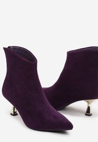 Born2be - Fioletowe Botki na Metalicznej Kaczuszce z Noskiem w Szpic Factoria. Okazja: na co dzień. Zapięcie: zamek. Kolor: fioletowy. Materiał: jeans. Obcas: na szpilce. Styl: casual, elegancki, klasyczny. Wysokość obcasa: średni #3