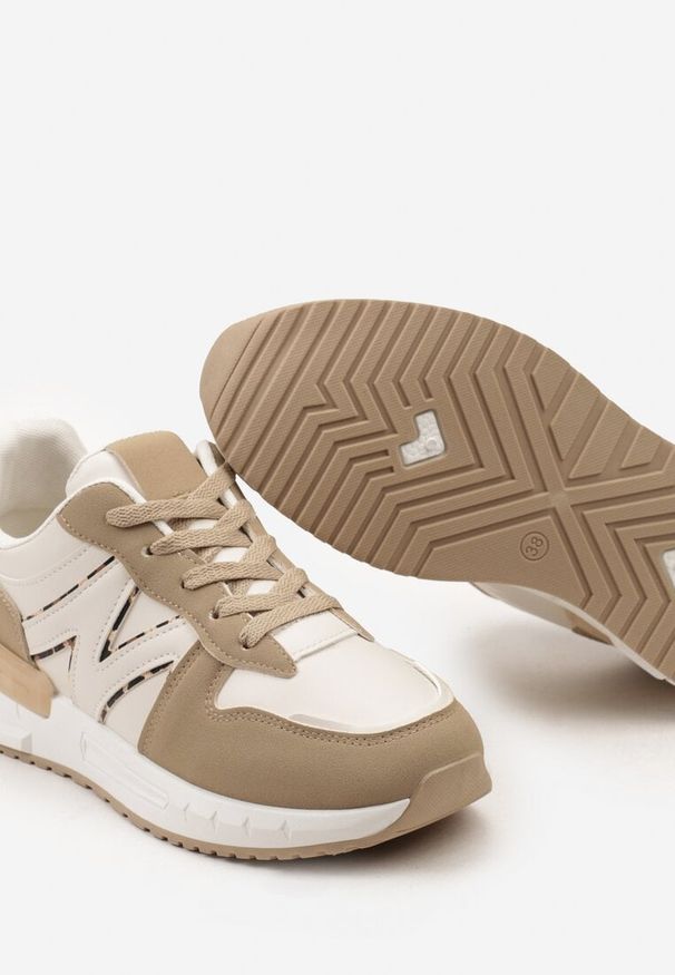 Born2be - Ciemnobeżowe Sznurowane Sneakersy na Płaskiej Podeszwie z Metalicznym Wykończeniem Vivamarie. Nosek buta: okrągły. Zapięcie: sznurówki. Kolor: beżowy. Obcas: na płaskiej podeszwie. Wysokość obcasa: niski