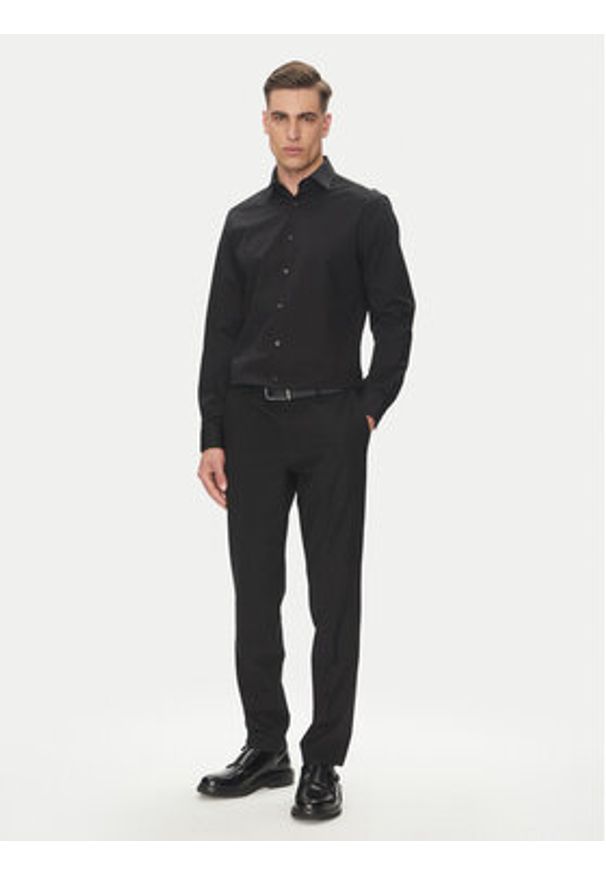 Calvin Klein Koszula Essential LV019EU001 Czarny Regular Fit. Kolor: czarny. Materiał: bawełna