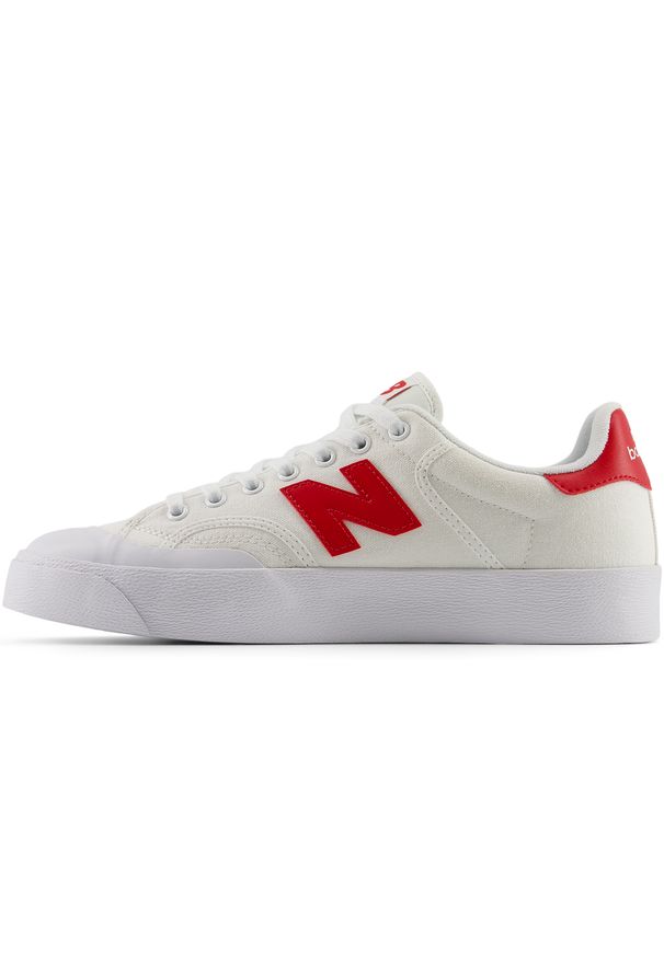 Buty unisex New Balance BB100CRD – białe. Okazja: na co dzień. Kolor: biały. Materiał: materiał, syntetyk, guma. Szerokość cholewki: normalna. Obcas: na platformie