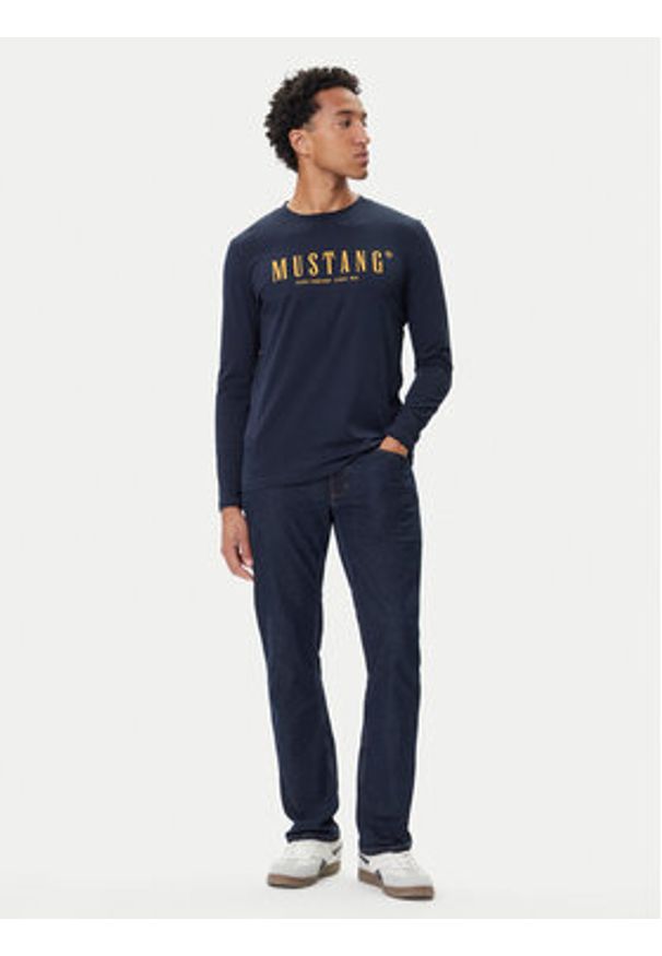 Mustang Longsleeve Asheville 1016873 Granatowy Regular Fit. Kolor: niebieski. Materiał: bawełna. Długość rękawa: długi rękaw