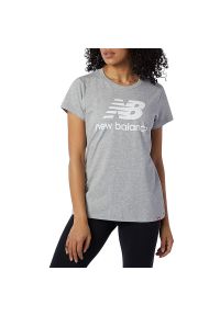 Koszulka New Balance WT91546AG - szara. Kolor: szary. Materiał: materiał, bawełna. Długość rękawa: krótki rękaw. Długość: krótkie. Wzór: aplikacja