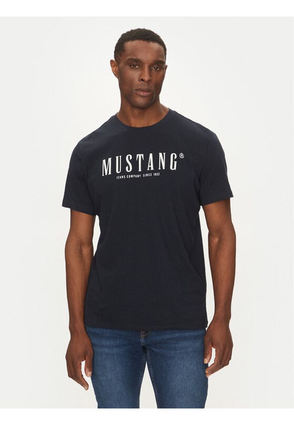 Mustang T-Shirt Austin 1016264 Granatowy Regular Fit. Kolor: niebieski. Materiał: bawełna