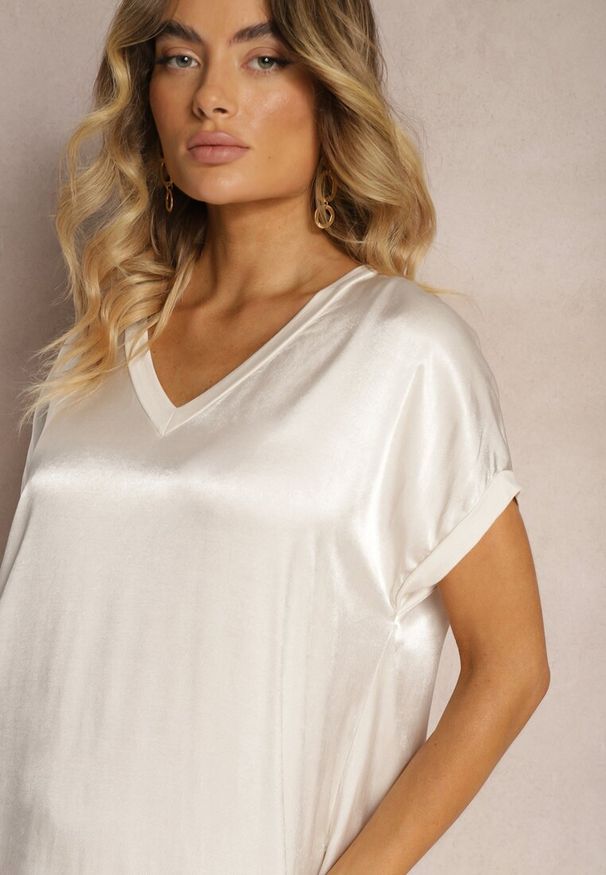 Renee - Jasnobeżowa Casualowa Sukienka z Wiskozy Oversize o Pudełkowym Kroju Morarose. Okazja: na co dzień. Kolor: beżowy. Materiał: wiskoza. Sezon: lato. Typ sukienki: oversize. Styl: casual