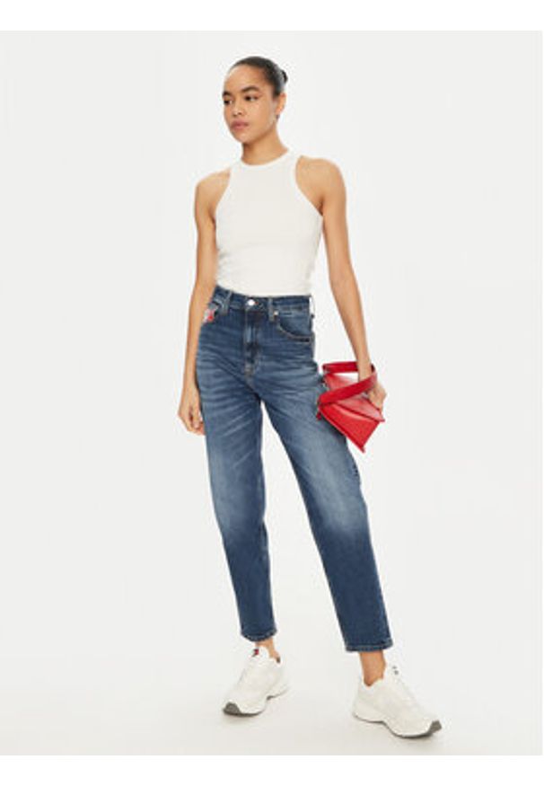 Tommy Jeans Jeansy DW0DW20224 Niebieski Mom Fit. Kolor: niebieski