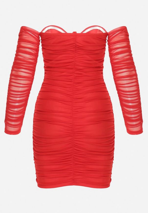 Born2be - Czerwona Dopasowana Sukienka Mini z Marszczeniem Iobe. Typ kołnierza: dekolt gorset, dekolt hiszpanka. Kolor: czerwony. Materiał: tkanina. Typ sukienki: gorsetowe. Długość: mini