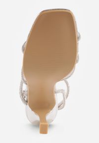 Born2be - Srebrne Eleganckie Sandały na Szpilce Ozdobione Cyrkoniowymi Paskami Vikiaele. Zapięcie: pasek. Kolor: srebrny. Wzór: aplikacja. Obcas: na szpilce. Styl: elegancki #7