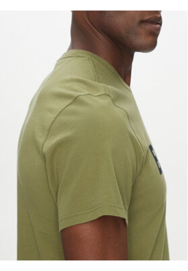 Barbour T-Shirt Logo MTS0531OL39 Zielony Tailored Fit. Kolor: zielony. Materiał: bawełna
