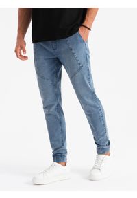 Ombre Clothing - Męskie joggery jeansowe z asymetrycznymi przeszyciami – niebieskie V2 OM-PADJ-0165 - XL. Okazja: na co dzień. Kolor: niebieski. Materiał: jeans. Wzór: aplikacja. Styl: klasyczny, casual, elegancki