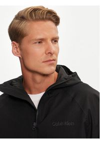 Calvin Klein Performance Kurtka przeciwdeszczowa 00GMF4O520 Czarny Regular Fit. Kolor: czarny. Materiał: syntetyk #5