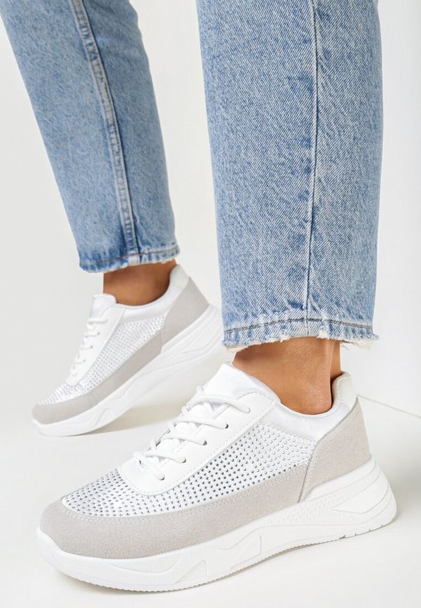 Born2be - Srebrne Sneakersy z Cyrkoniami na Cholewce Diselva. Kolor: biały. Szerokość cholewki: normalna
