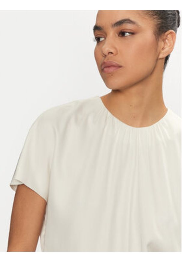 Calvin Klein Bluzka K20K207839 Écru Regular Fit. Materiał: wiskoza