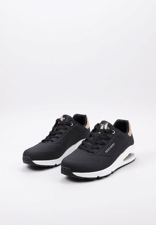 skechers - Buty do chodzenia damskie Skechers Uno. Zapięcie: sznurówki. Kolor: czarny. Materiał: materiał. Szerokość cholewki: normalna. Sport: turystyka piesza