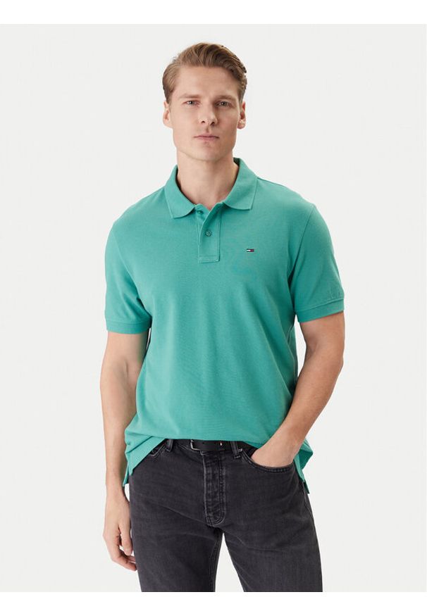 Tommy Jeans Polo DM0DM22711 Zielony Regular Fit. Typ kołnierza: polo. Kolor: zielony. Materiał: bawełna