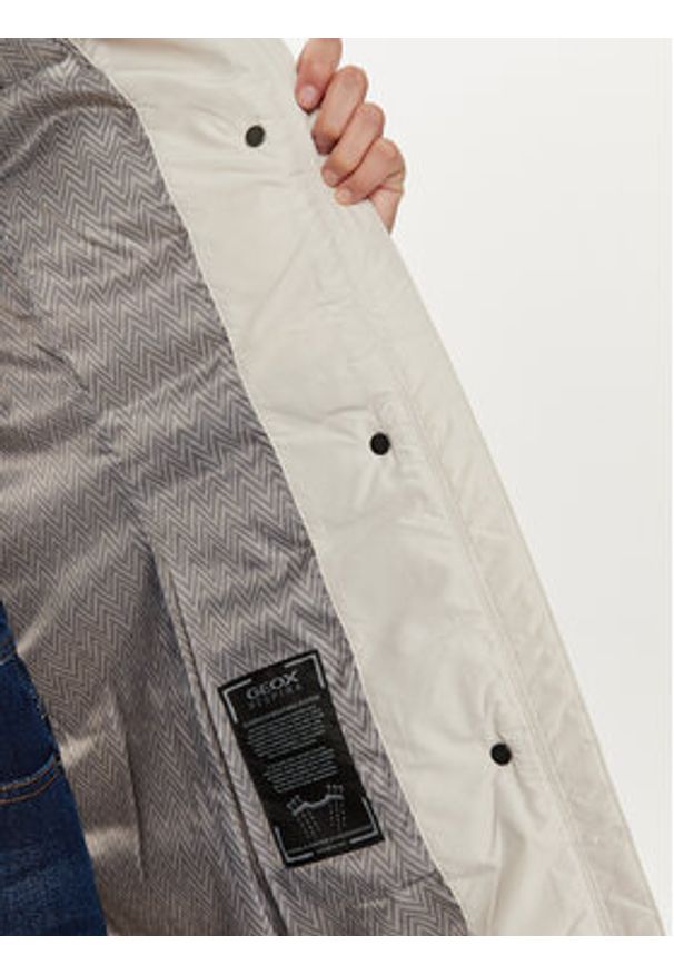 Geox Kurtka puchowa Catria W4626N T3156 F1723 Beżowy Regular Fit. Kolor: beżowy. Materiał: syntetyk. Sezon: zima