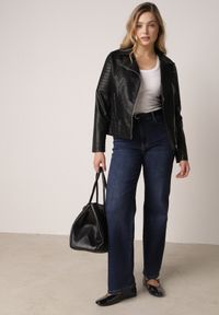 Born2be - Czarna Klasyczna Kurtka Ramoneska w Motocyklowym Stylu Kelmi. Okazja: na co dzień. Kolor: czarny. Materiał: poliester, skóra, jeans. Styl: klasyczny #7