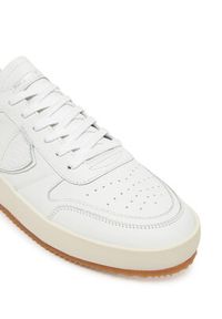 Philippe Model Sneakersy A006189 VNLU V002 Biały. Kolor: biały. Materiał: skóra