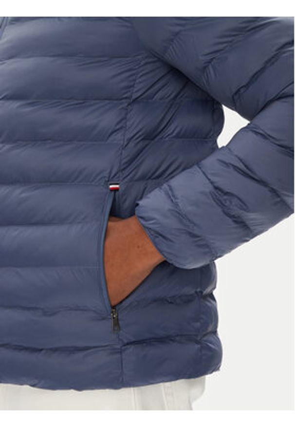 TOMMY HILFIGER - Tommy Hilfiger Kurtka przejściowa MW0MW37634 Niebieski Regular Fit. Kolor: niebieski. Materiał: syntetyk