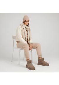 Beżowe Śniegowce Vinceza Ocieplane Buty Damskie. Okazja: na spacer, na co dzień. Kolor: beżowy. Materiał: zamsz, futro, jeans, dzianina. Sezon: zima. Styl: casual #2