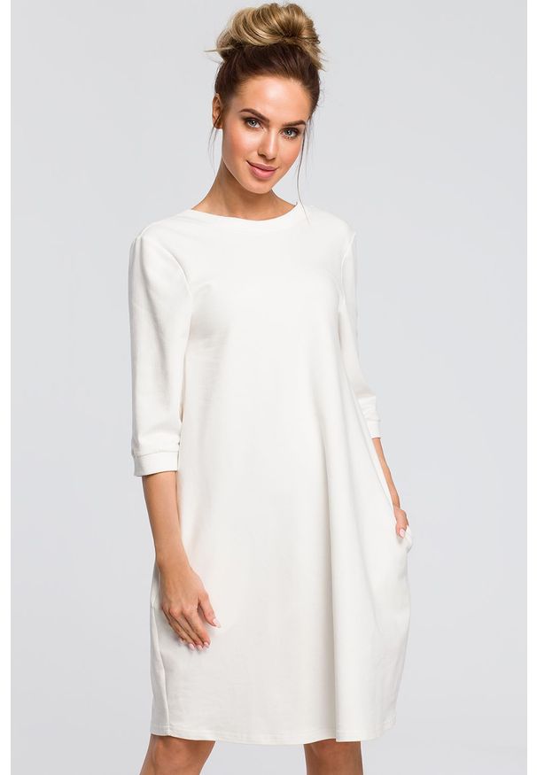 MOE - Sukienka oversize na co dzień bawełniana dekolt V na plecach ecru. Okazja: na co dzień. Materiał: bawełna. Typ sukienki: oversize. Styl: casual
