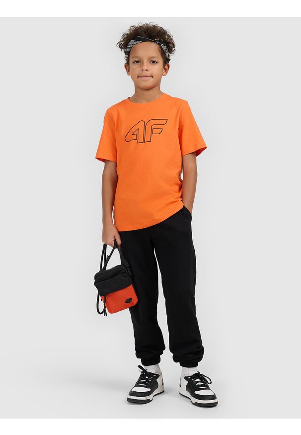 4f - 4F T-shirt regular z nadrukiem chłopięcy - pomarańczowy 152 (11-12 lat). Okazja: na spacer, na uczelnię, na co dzień. Kolor: pomarańczowy. Materiał: jeans, materiał, dresówka, bawełna. Wzór: nadruk. Sezon: lato. Styl: casual, klasyczny