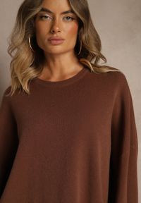 Renee - Brązowy Sweter z Wiskozą i Guzikami po Bokach Violsave. Okazja: na imprezę. Kolor: brązowy. Materiał: wiskoza