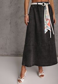 Renee - Czarna Bawełniana Spódnica Jeansowa o Rozkloszowanym Kroju z Ozdobnym Paskiem Eatiane. Okazja: na co dzień. Kolor: czarny. Materiał: jeans, bawełna. Styl: casual, klasyczny #8