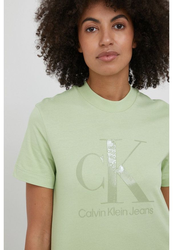Calvin Klein Jeans t-shirt bawełniany kolor zielony. Kolor: zielony. Materiał: bawełna. Długość rękawa: krótki rękaw. Długość: krótkie. Wzór: nadruk