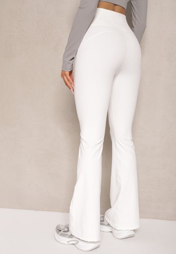 Renee - Białe Legginsy Dzwony High Waist Korivienne. Okazja: na co dzień. Stan: podwyższony. Kolor: biały. Styl: elegancki, casual