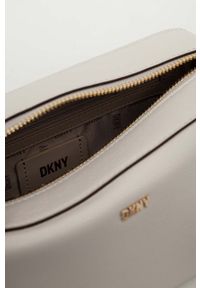 DKNY - Dkny torebka skórzana kolor biały. Kolor: biały. Dodatki: z breloczkiem. Materiał: skórzane. Rodzaj torebki: na ramię #5