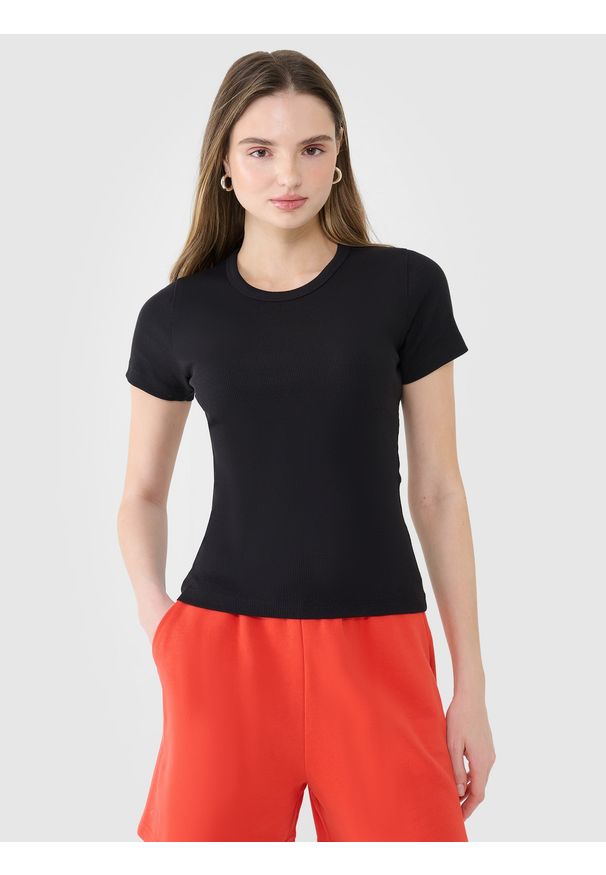 4f - 4F T-shirt slim z prążkowanej dzianiny damski - czarny S. Okazja: na co dzień. Kolor: czarny. Materiał: dzianina, prążkowany. Długość rękawa: krótki rękaw. Długość: krótkie. Wzór: prążki, jednolity. Styl: klasyczny, sportowy, casual