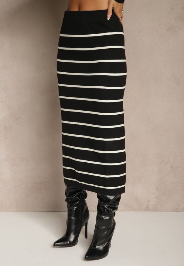 Renee - Czarny Komplet z Wiskozą Spódnica i Bluzka z Guzikami Ozdobione Paskami Forrive. Kolor: czarny. Materiał: wiskoza. Wzór: aplikacja