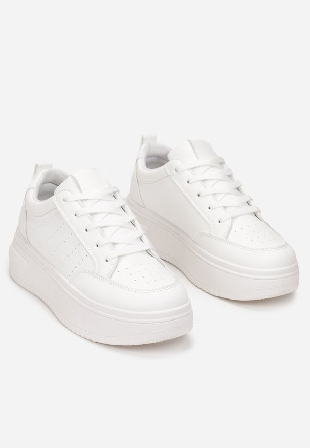 Renee - Białe Sneakersy Sznurowane na Platformie Kior. Kolor: biały. Obcas: na platformie
