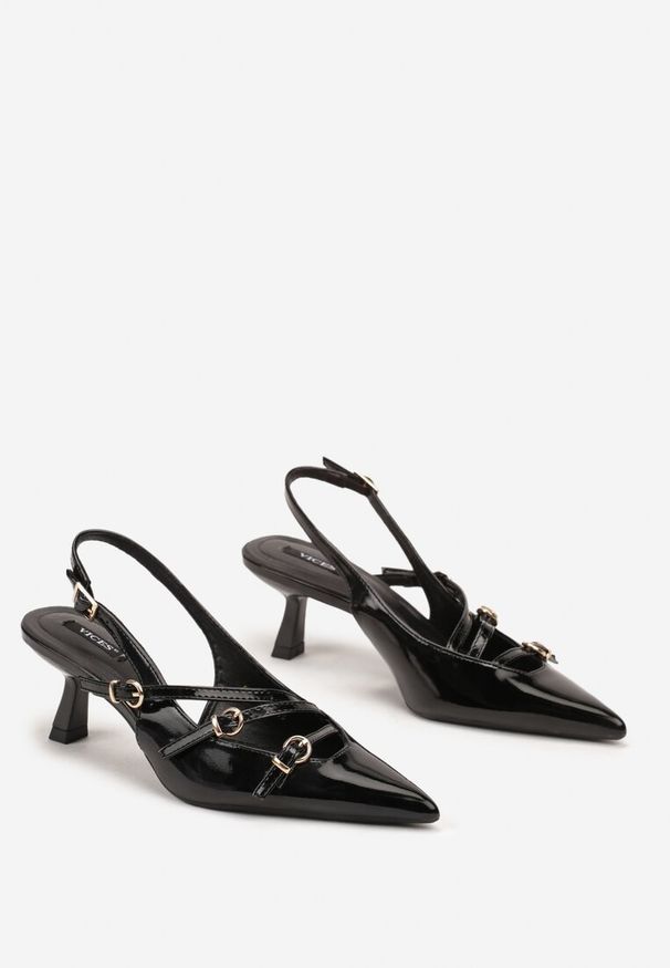 Renee - Czarne Czółenka Lakierowane na Kaczuszce Peep Toe Ozdobione Paskami i Sprzączkami Labitha. Okazja: na co dzień. Nosek buta: otwarty. Zapięcie: pasek. Kolor: czarny. Wzór: aplikacja. Materiał: lakier. Obcas: na szpilce. Styl: wizytowy, casual. Wysokość obcasa: średni