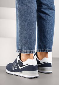 Renee - Granatowe Sneakersy Ozdobione Geometrycznym Motywem Rilenessa. Okazja: na co dzień. Kolor: niebieski. Materiał: jeans. Wzór: aplikacja, geometria #6