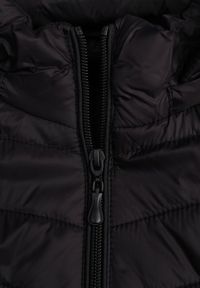 Born2be - Czarna Przejściowa Kurtka Pikowana z Odpinanym Kapturem Edrelith. Okazja: na co dzień. Kolor: czarny. Materiał: jeans, nylon. Styl: casual #3