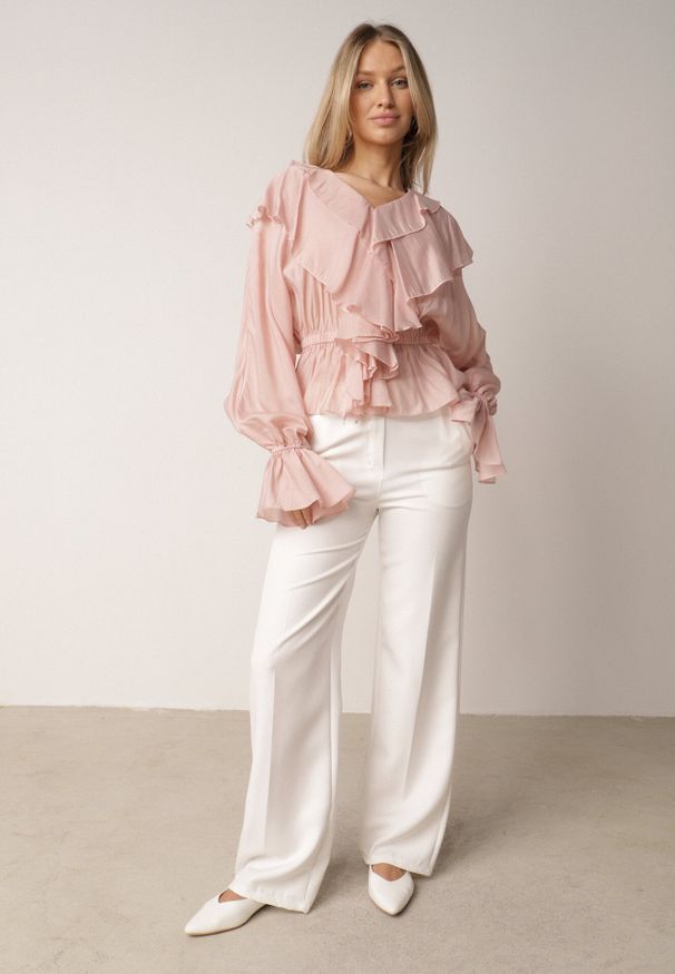 Born2be - Różowa Bluzka Elegancka z Falbanami z Rozszerzanymi Rękawami Irintora. Okazja: na co dzień. Kolor: różowy. Materiał: jeans. Długość: długie. Styl: elegancki