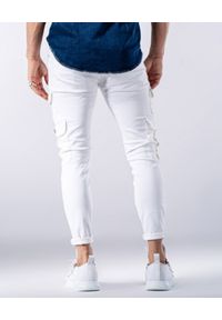 GUNS & TUXEDOS - Białe jeansy z kieszeniami Mohicans 3. Kolor: biały. Materiał: jeans. Styl: elegancki #4