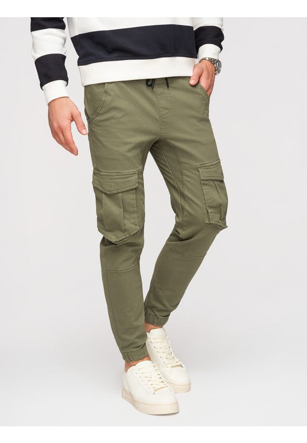 Ombre Clothing - Spodnie męskie JOGGERY z kieszeniami cargo - oliwkowe V18 - Rozmiar: L. Kolor: oliwkowy. Materiał: elastan, bawełna. Wzór: geometria